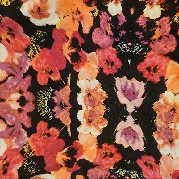 🌺 Nicole Miller Floral Shorts 🌺 - Picture 2 of 8